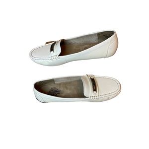 LIFE STRIDE Women’s White Moccasin Casual Shoes With Memory Foam SZ. 10M.